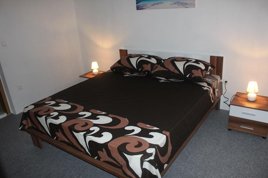Apartment And Pool Nika Bibinje Ngoại thất bức ảnh