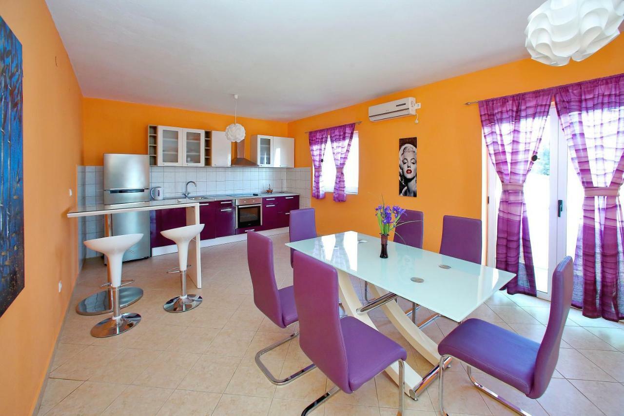 Apartment And Pool Nika Bibinje Ngoại thất bức ảnh
