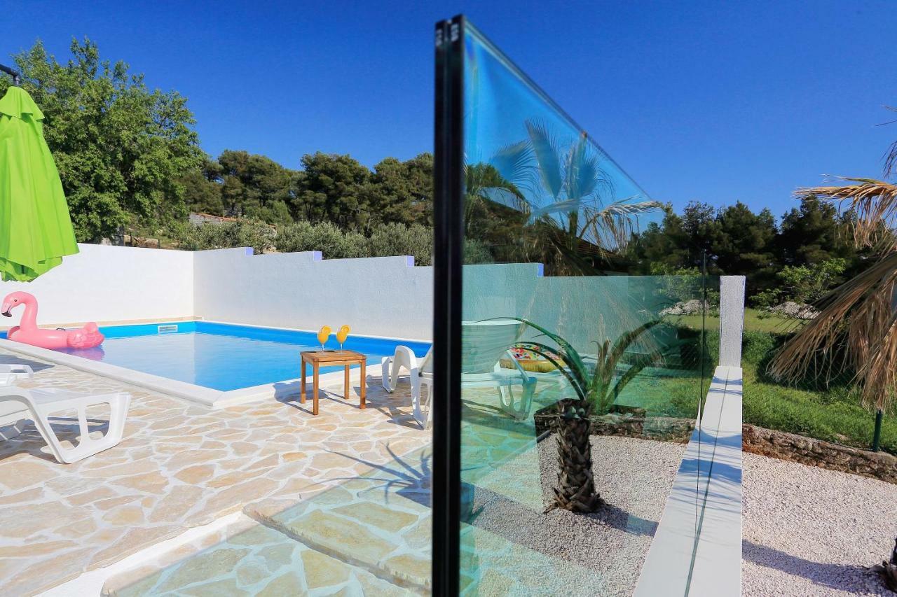 Apartment And Pool Nika Bibinje Ngoại thất bức ảnh