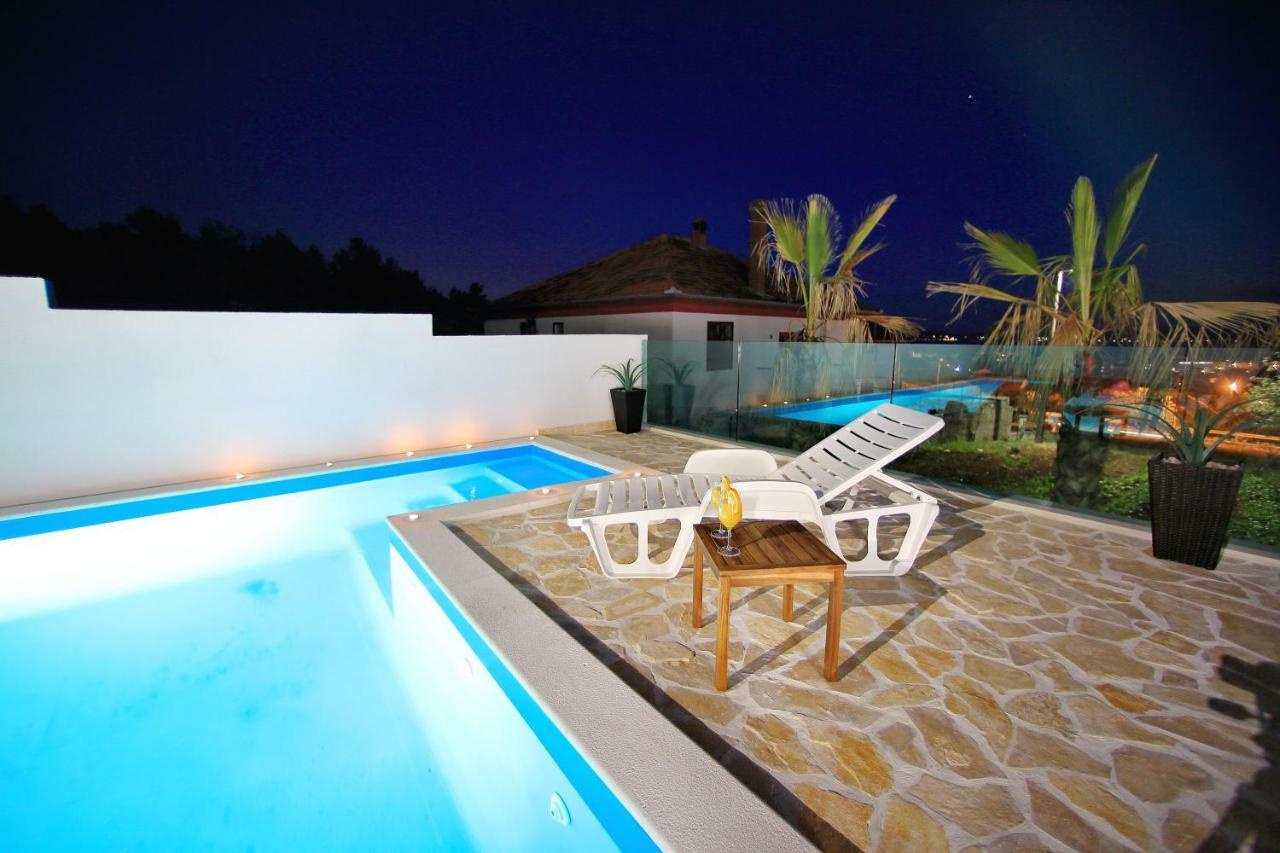 Apartment And Pool Nika Bibinje Ngoại thất bức ảnh