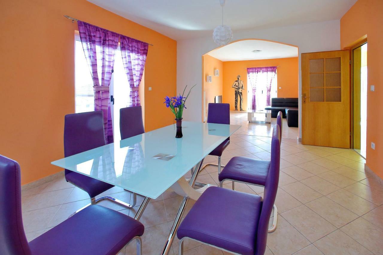 Apartment And Pool Nika Bibinje Ngoại thất bức ảnh