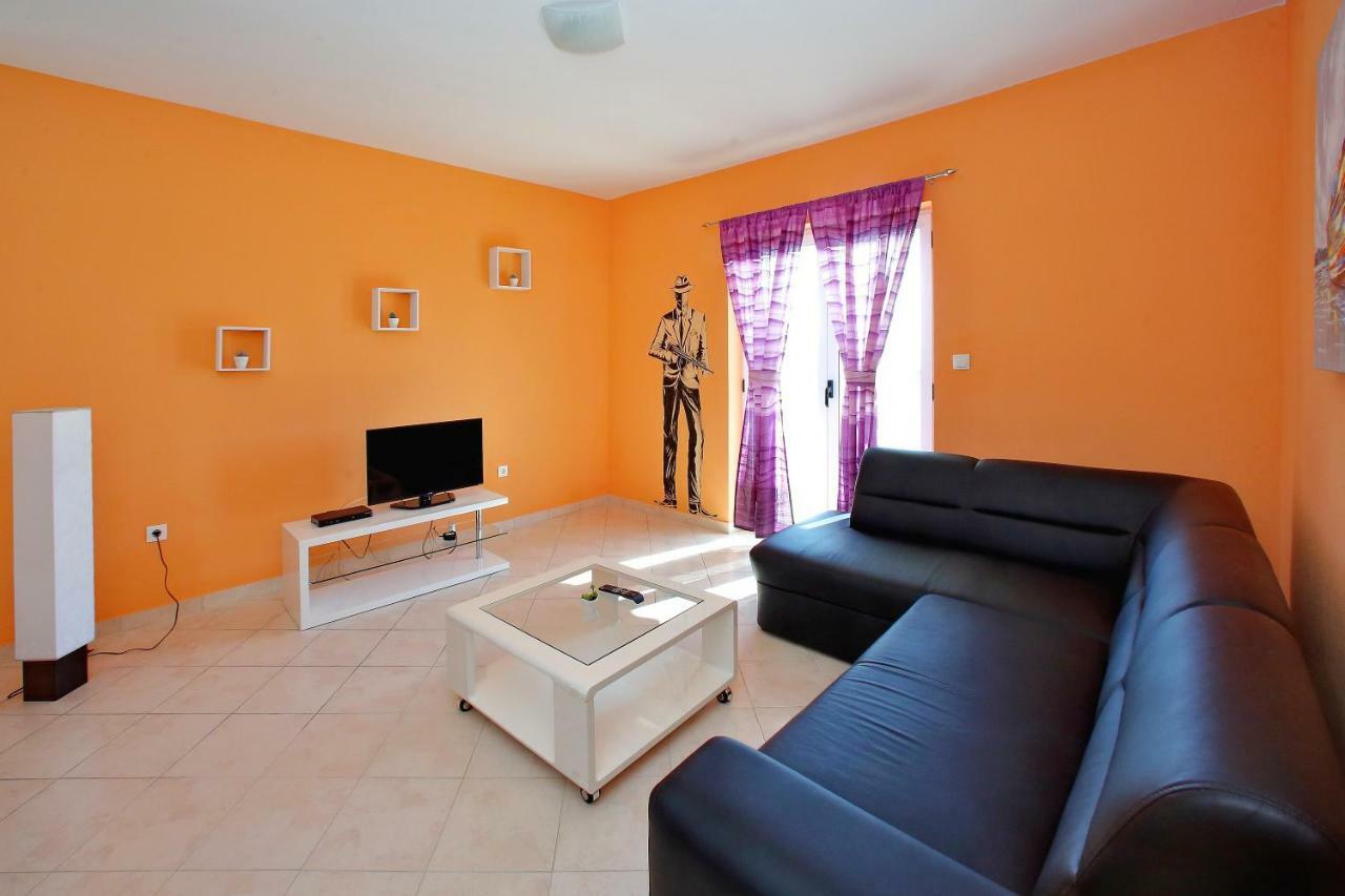 Apartment And Pool Nika Bibinje Ngoại thất bức ảnh